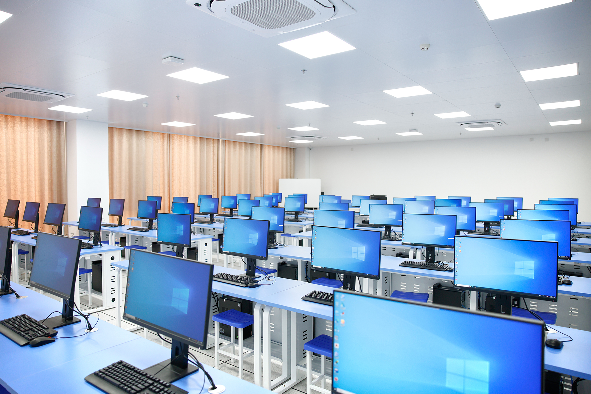 计算机实验教学中心